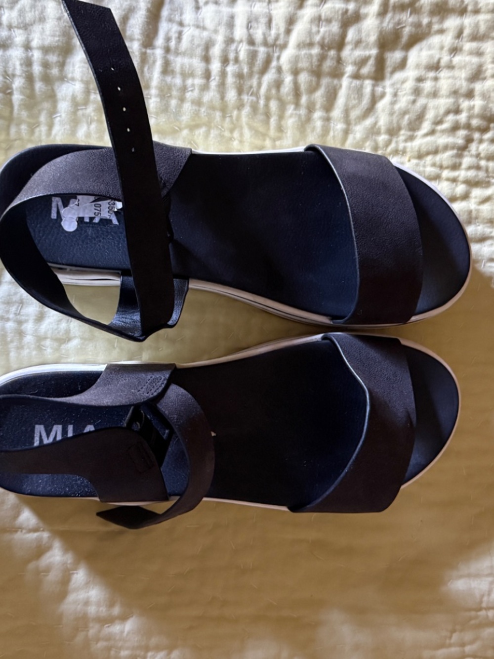 Black leather MIA Platform Sandals size 7.5
